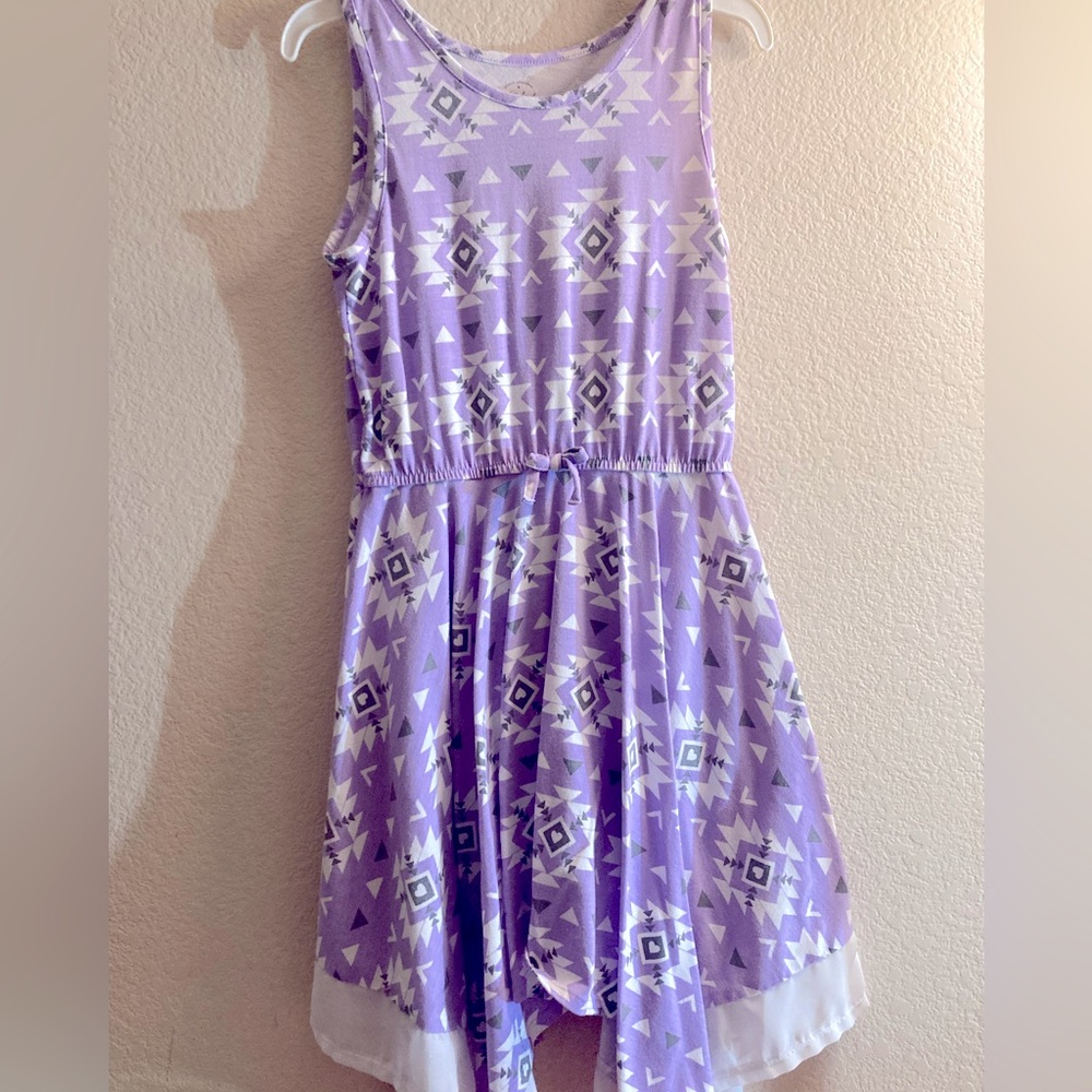 Girl’s casual playful, lavender dress. 10-12